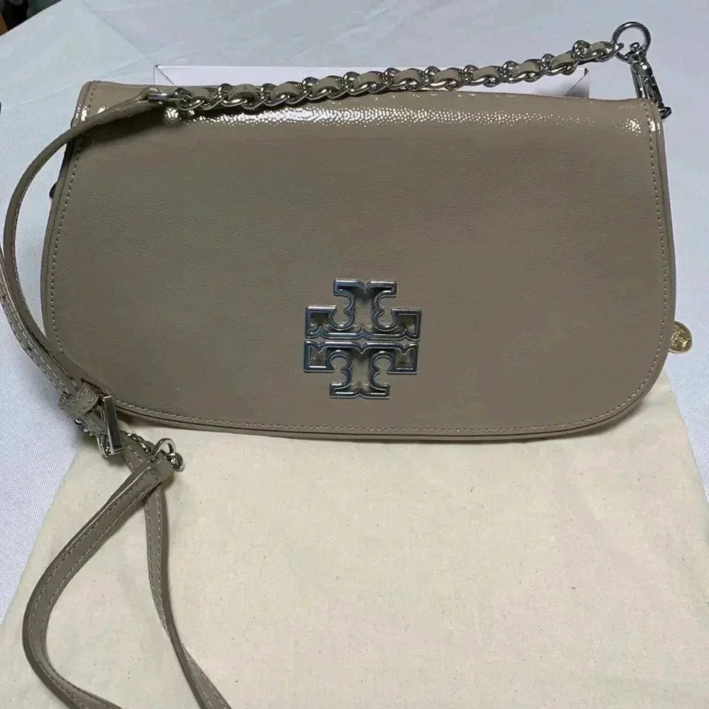 TORY BURCH Patent Leather Purse,this bag is flawless. Dust bag included.